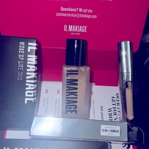 IL MAKIAGE 3 pc set. Only tested once W clean cotton EYELINER NOT USED OR TESTED